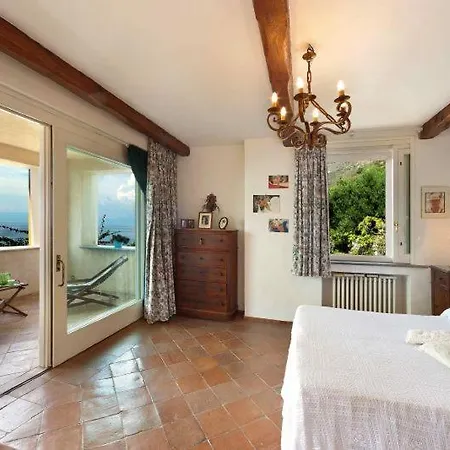 Sleeps 12 Pool Wifi Villa